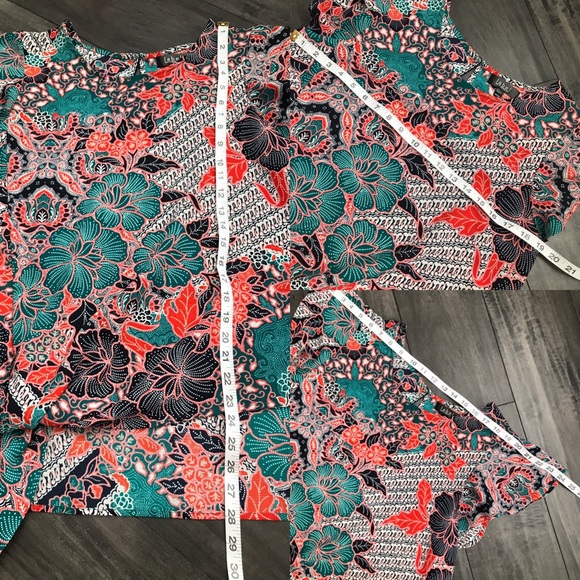 Tie Front Blouse Generous Medium - Picture 6 of 6